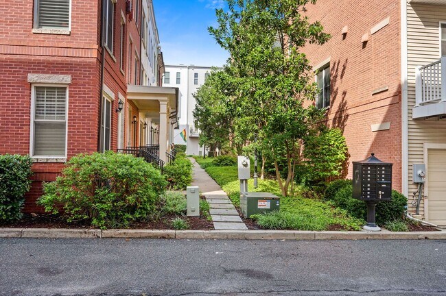 Building Photo - 3 bedroom 2.5 bathroom TownHome // Brookland//Garage Parking & Rooftop Deck