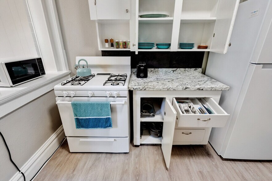 Building Photo - 1400 N Humboldt St