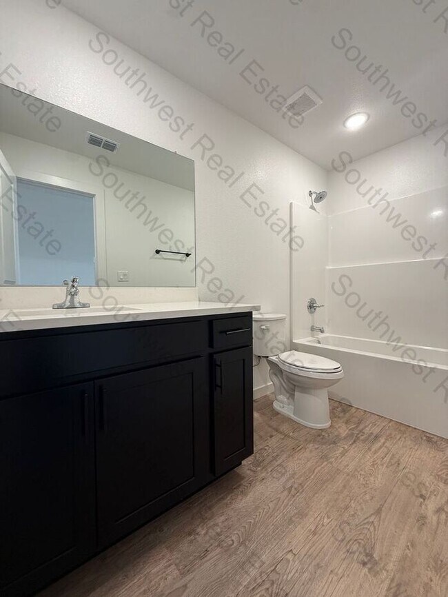 Building Photo - Brand new 2 bedroom 2 bath duplex