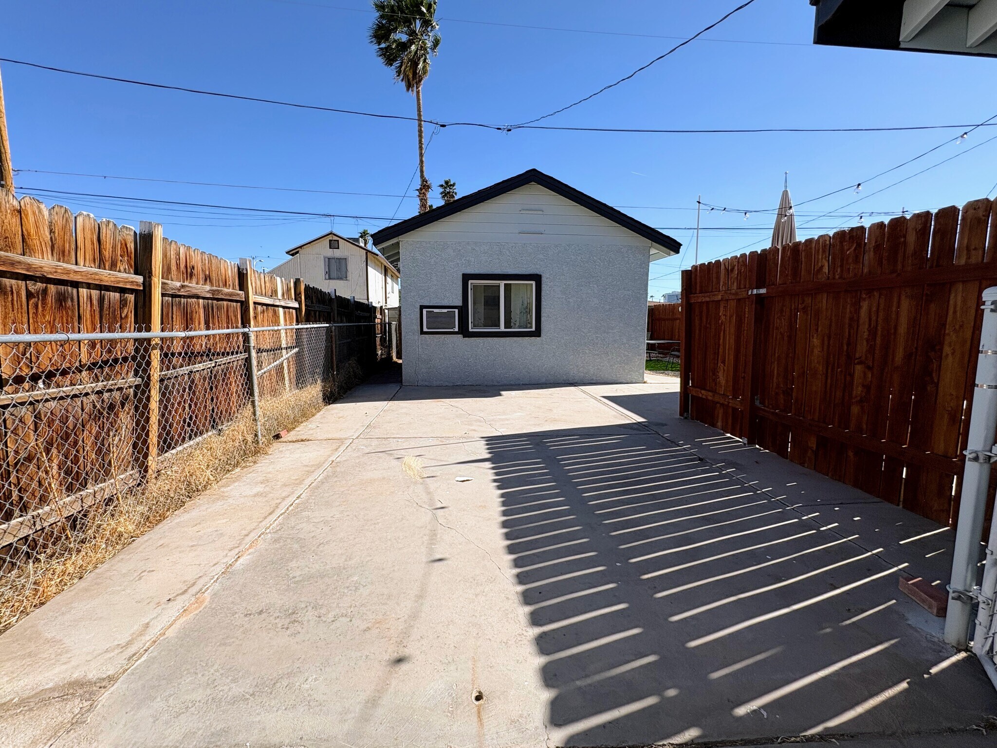 Building Photo - 908 Canosa Ave