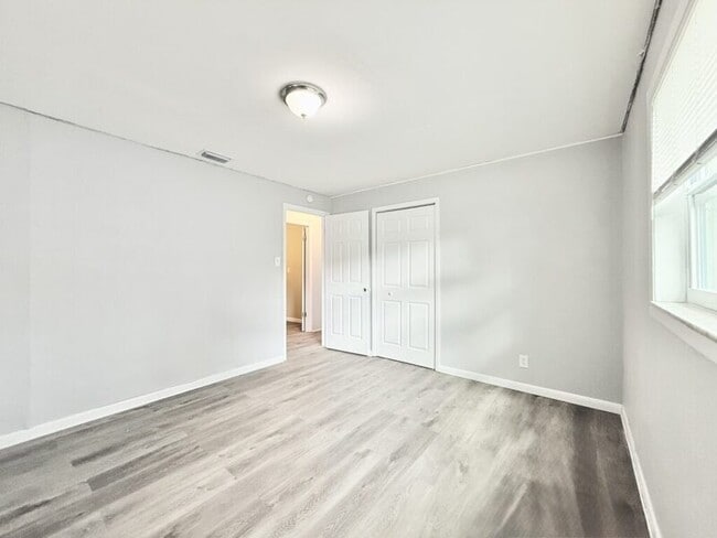 Building Photo - 4327 14th Ave S