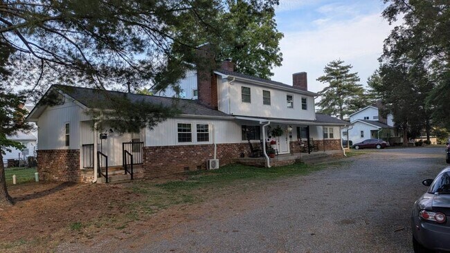 Building Photo - 121 Nesper Rd