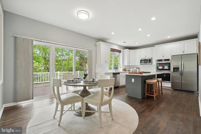 Building Photo - 51 Knickerbocker Ln