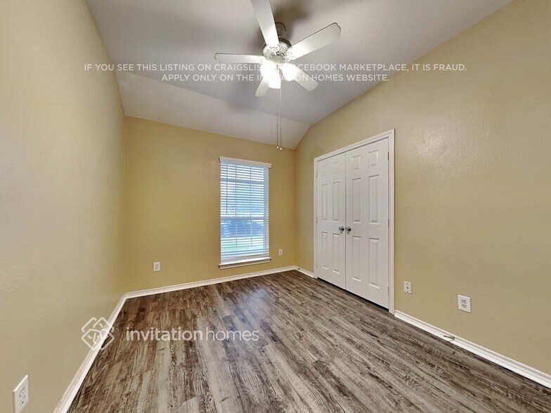 Building Photo - 2800 St Martin Dr