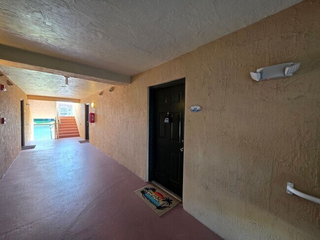 Building Photo - 2 Bedroom, 2 Bath in  Gated Community of Laguna