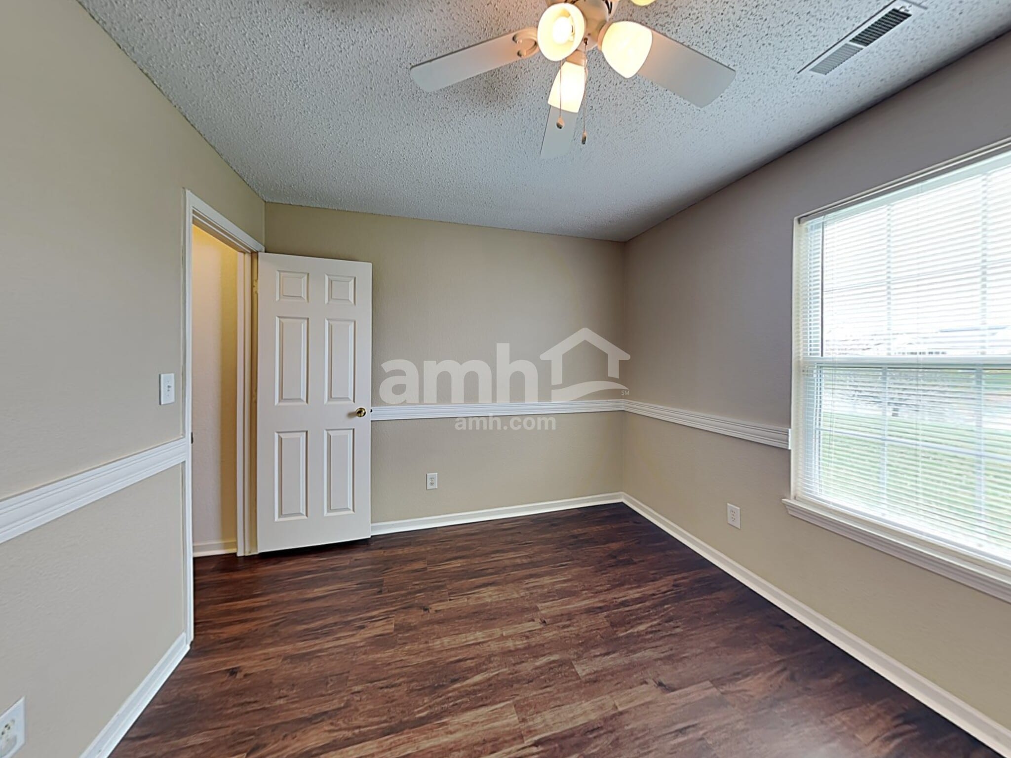 Building Photo - 5606 Wood Hollow Dr