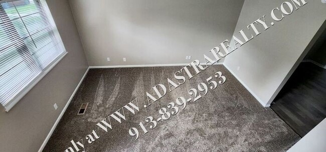 Building Photo - Nice 3 Bed 1.5 Bath Duplex in Leavenworth-Available NOW!!