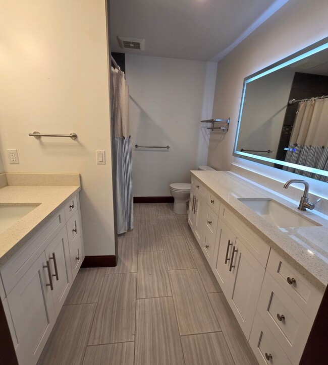 Building Photo - Luxury 3/2 Grated Community in South Kihei.