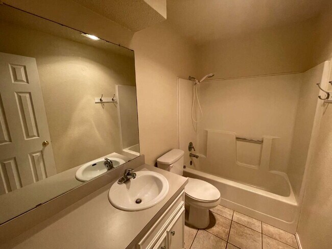 Building Photo - Beautiful Home Located Near Richard Lopez ...