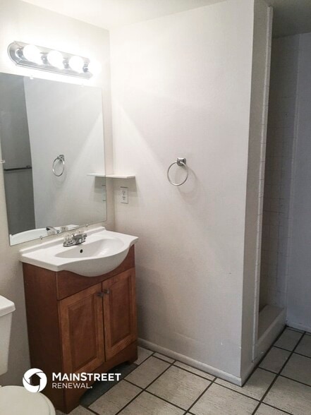 Building Photo - 3434 E Polk St