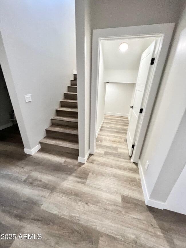 Building Photo - 2537 E Southgate Ave