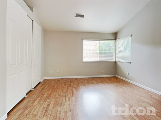 Building Photo - 1436 Northwood Dr