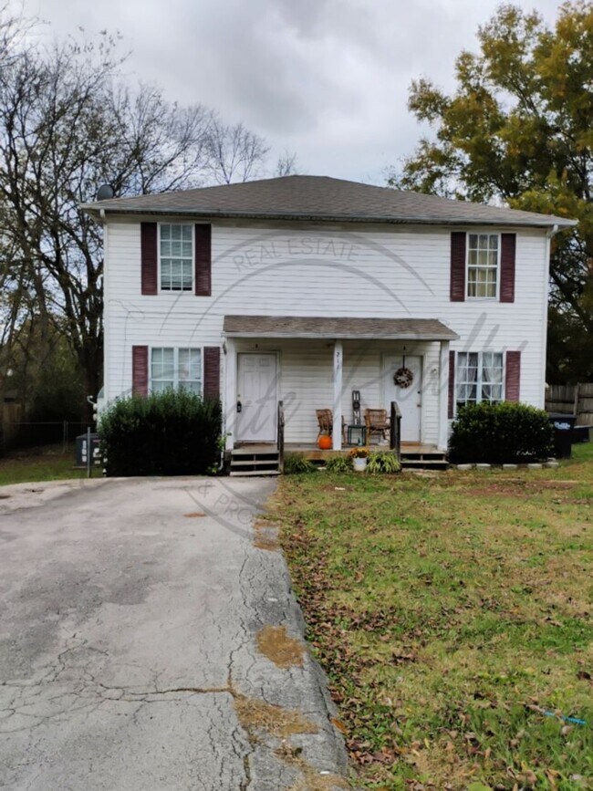 Building Photo - Three Bedroom, Two Level Duplex for Rent!