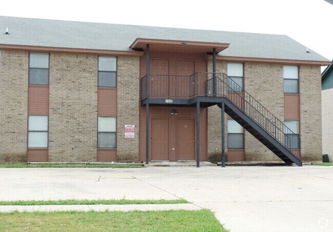 Building Photo - 1906 Windward Dr
