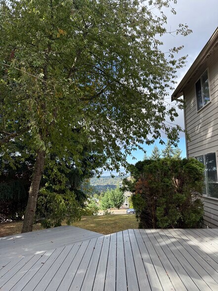 Building Photo - 5401 Highland Dr SE