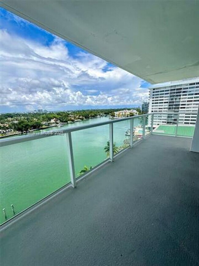Building Photo - 5750 Collins Ave