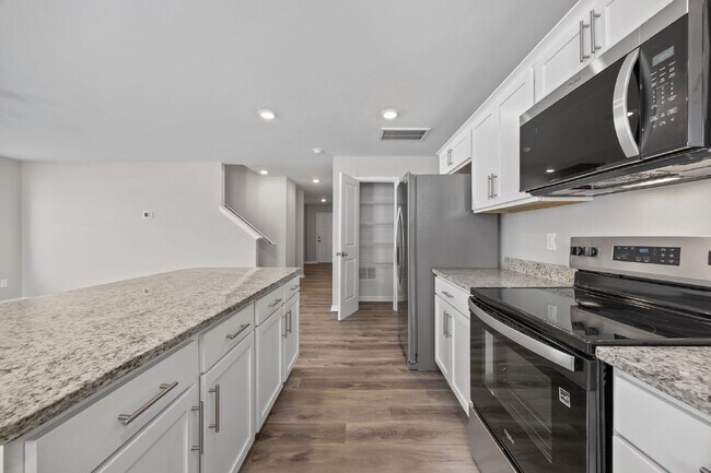Building Photo - 4500 Sandstone Dr