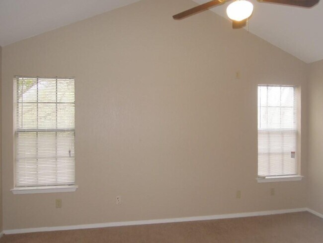 Building Photo - 1411 Gracy Farms Ln