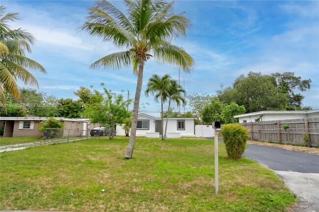 Building Photo - 6044 SW 37th St