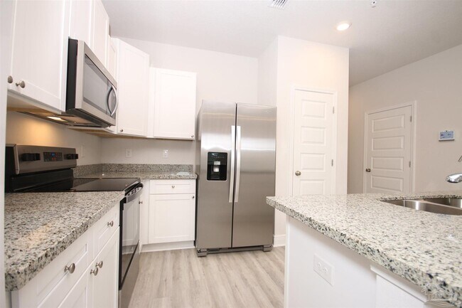 Building Photo - 8686 Meadow Flower Ln