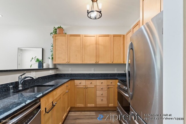 Building Photo - 1 br, 1 bath Condo - 4395 Piedmont Ave, Oa...