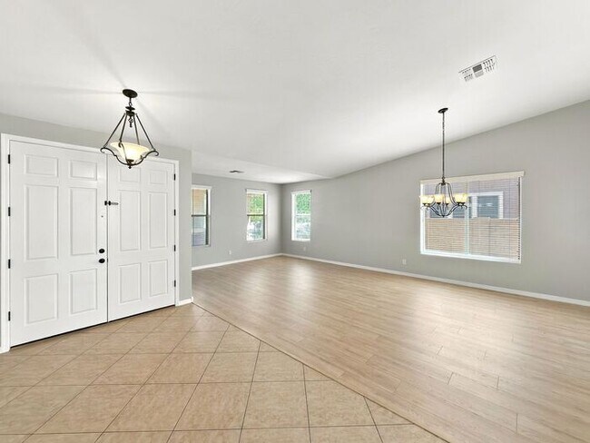 Building Photo - Gilbert 5-Bedroom Home with Pool, Loft & Primary Suite Downstairs – Minutes from Gilbert Regional...