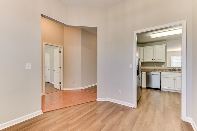 Building Photo - 536 Stirling Bridge Rd