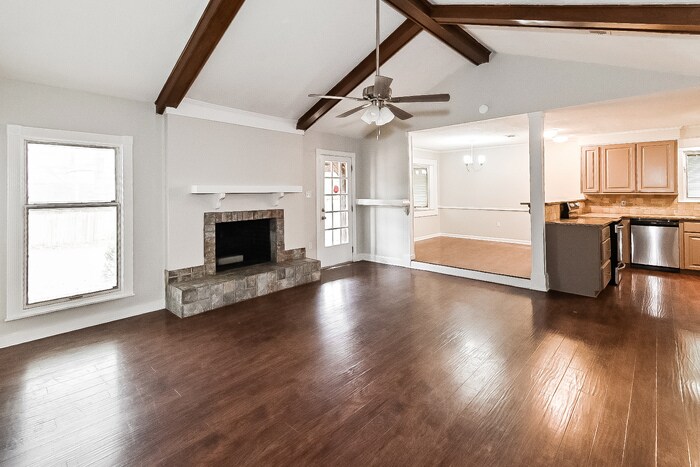 Building Photo - 163 Twin Oaks Dr