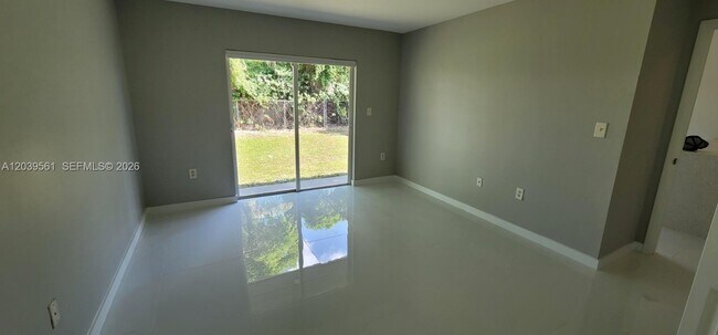 Building Photo - 10250 SW 173rd Terrace