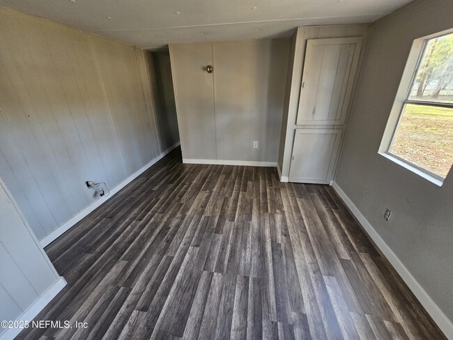 Building Photo - 7577 Sonia Dr