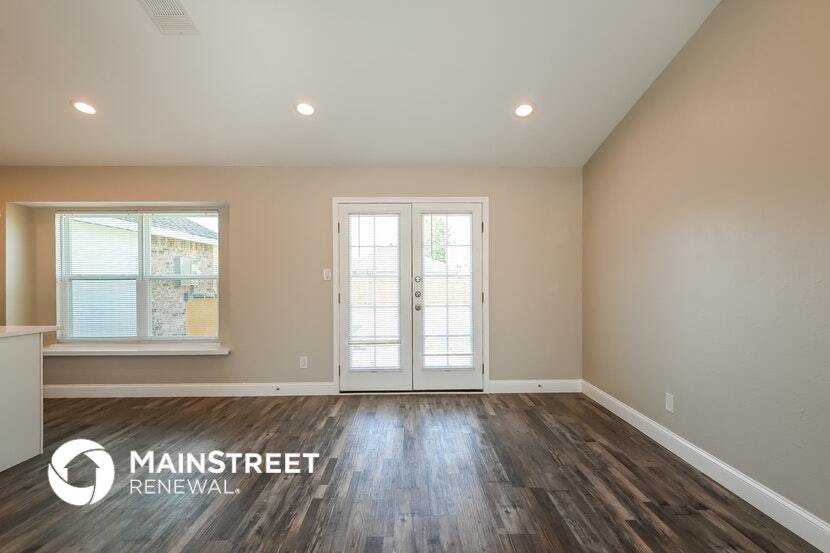 Building Photo - 528 Olympus St