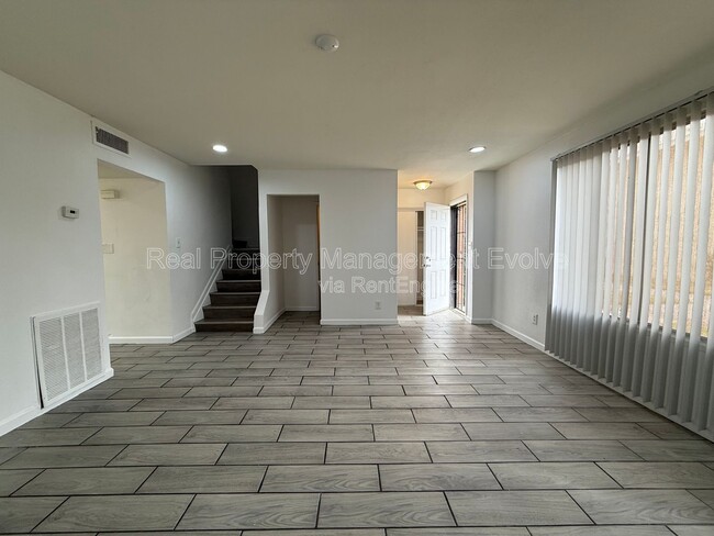 Building Photo - 4613 S Mill Ave