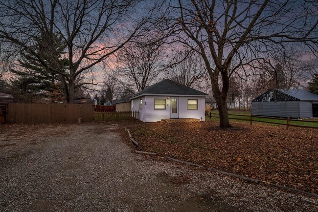 Building Photo - Tiny House