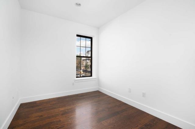 Building Photo - 4 bedroom in BROOKLYN NY 11226