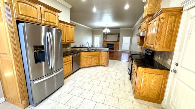 Building Photo - Spacious Stonegate Retreat with Home Office & Outdoor Living