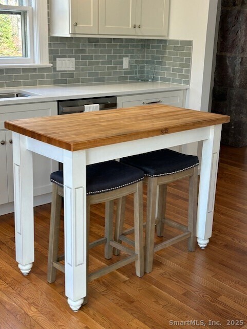 Building Photo - 594 S Brooksvale Rd