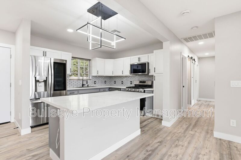 Building Photo - 2022 N 40th St