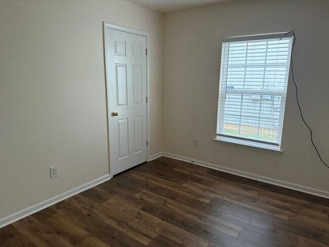 Building Photo - Lovely 3 Bedroom Home in Kyliglen!