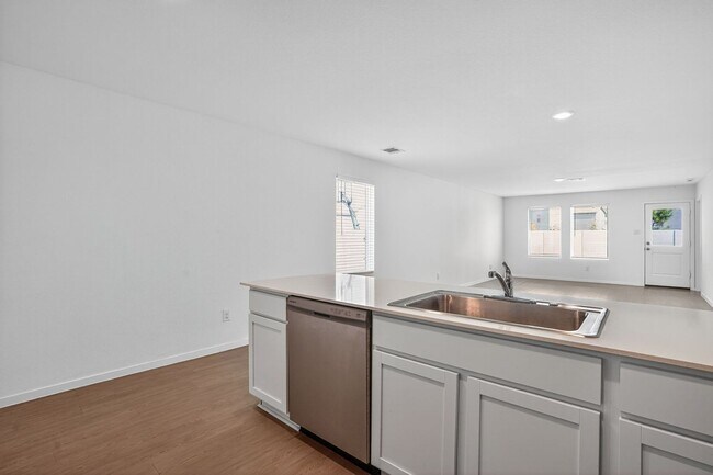 Building Photo - 4 Bedroom Single Family Home in New Caney