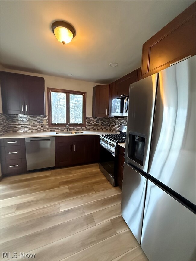 Building Photo - 1918 Buchtel St