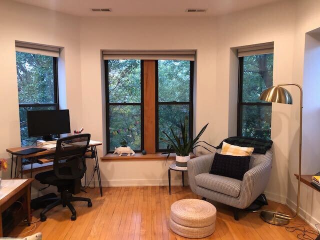 Living - 2335 W McLean Ave