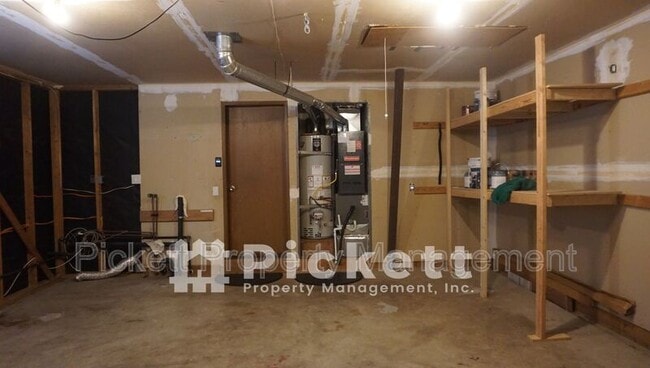 Building Photo - 10421 Ashley Cir NW