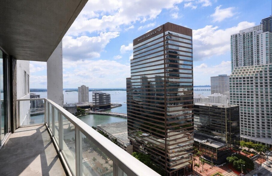 Building Photo - 500 Brickell Ave