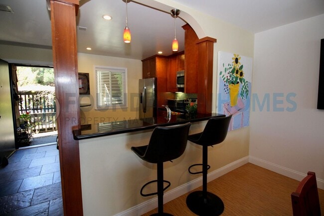 Building Photo - Waterfront Condo on Corte Madera Creek | Single-Level, Dock Access - FOUNDATION