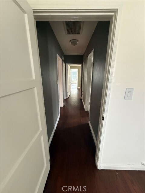 Building Photo - 527 S Orchard Dr