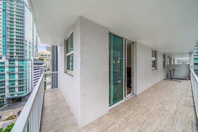 Building Photo - 1250 S Miami Ave