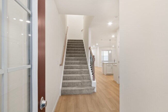 Building Photo - 660 Switchgrass Wy