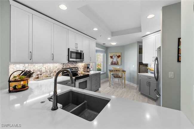 Building Photo - 4700 Yacht Harbor Dr