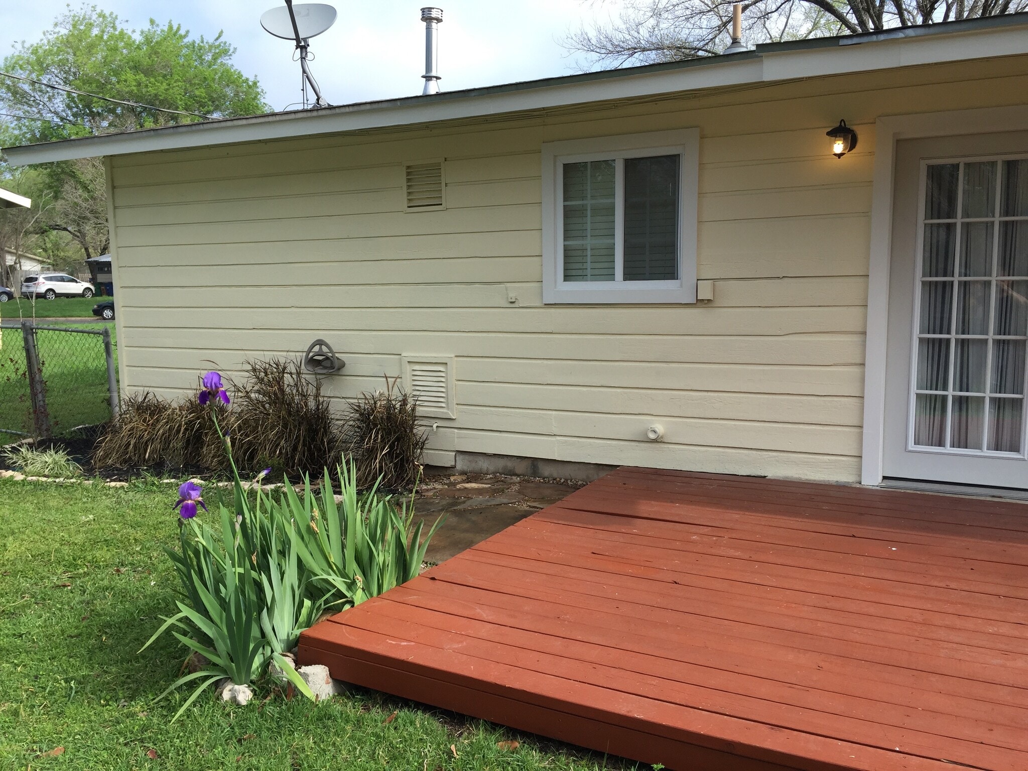 Building Photo - 1405 Green Forest Dr