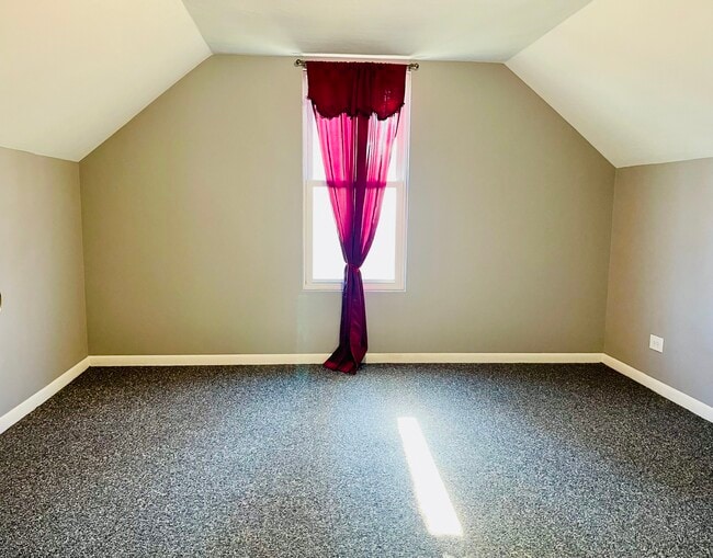 Building Photo - 37020 N Helen Dr